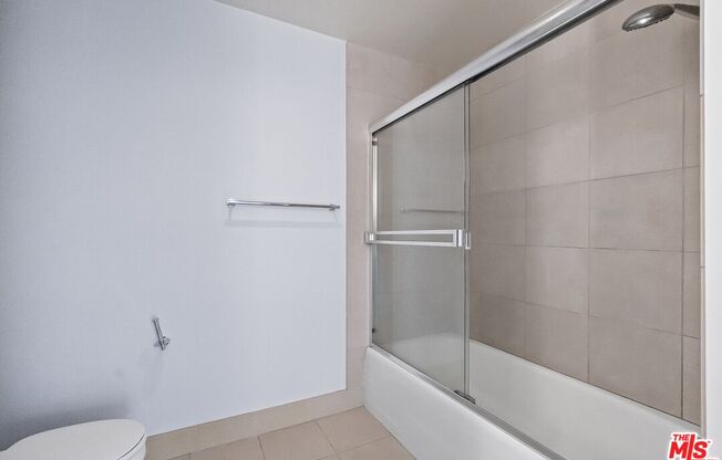 1 bed, 2 baths, 1,110 sqft, $4,000, Unit 815