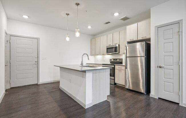 1 bed, 1 bath, 700 sqft, $1,585, Unit 4105