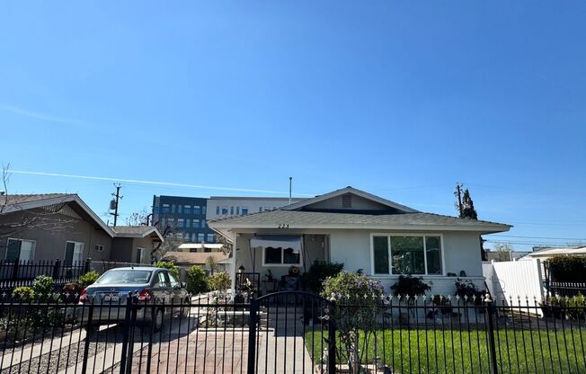 3 Bedroom 2 Bath unit in duplex MOVE IN READY!!