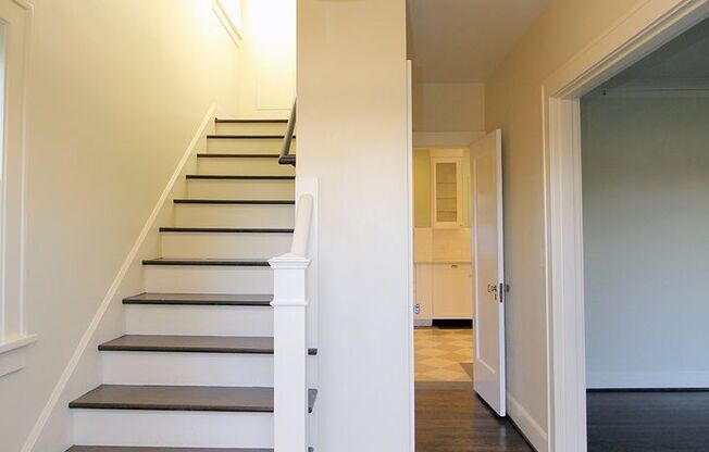 Gorgeous 3 Bedroom Dolph Park Colonial Home Set On Huge Lot!