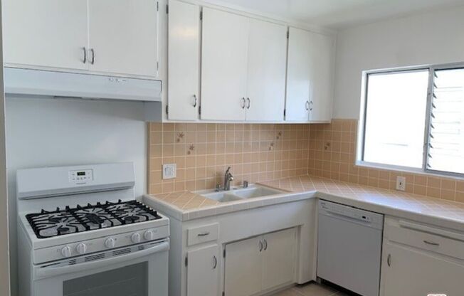 1201 S SHERBOURNE DR