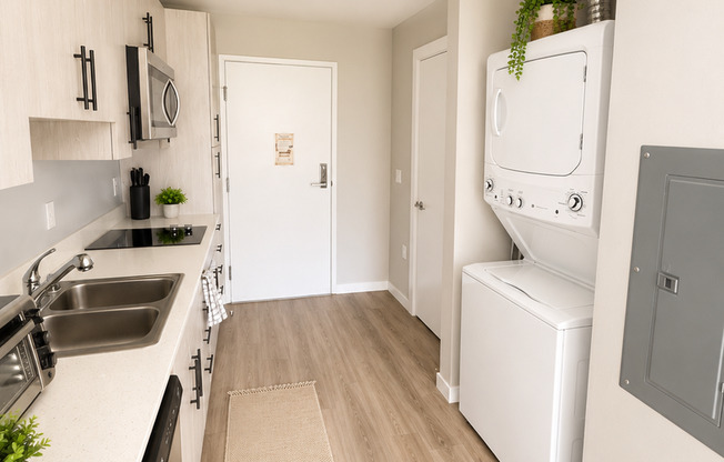 Studio, 1 bath, 374 sqft, $1,450, Unit 615