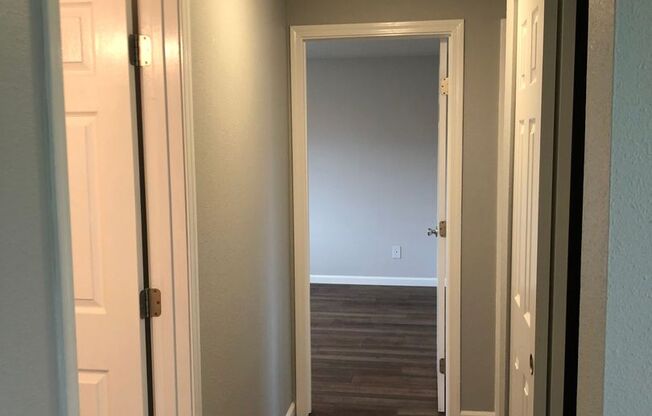 2 beds, 1 bath, 945 sqft, $1,575, Unit 085