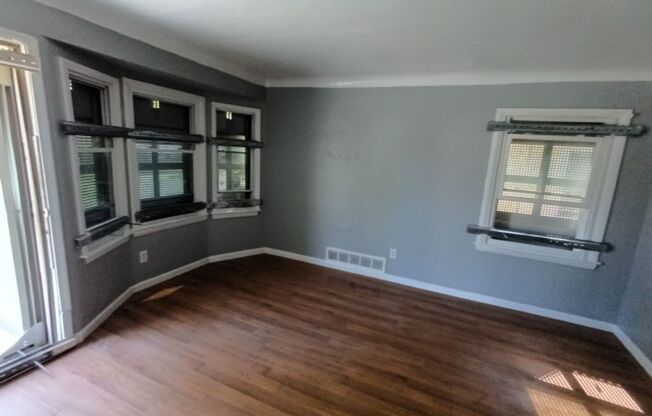 3 bed ranch on Detroit's East Side Now Available! - $900/mo