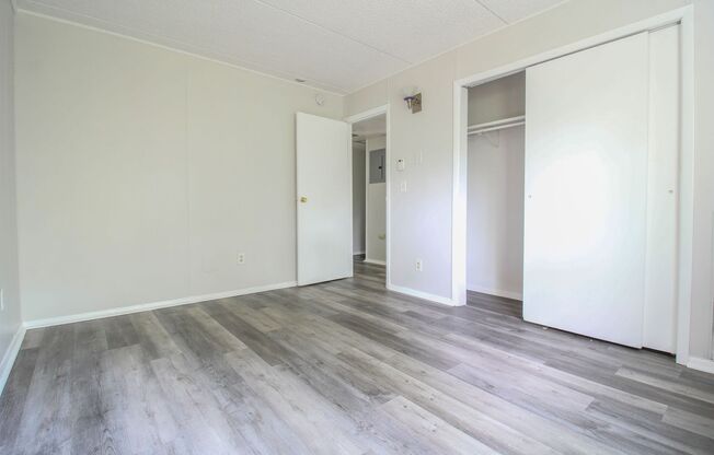 2 beds, 1 bath, $1,475, Unit 3S