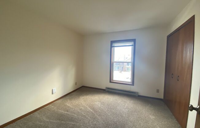 2 beds, 1 bath, 950 sqft, $1,795, Unit 7641CD