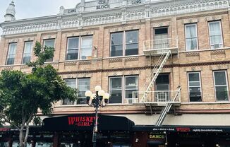 Studio, 1 bath, $825, Unit 17