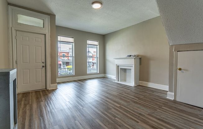 3-Bed, 1-Bath Home with High Ceilings and Spacious Rooms