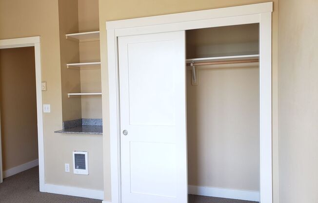 4 beds, 2 baths, $2,995, Unit 109