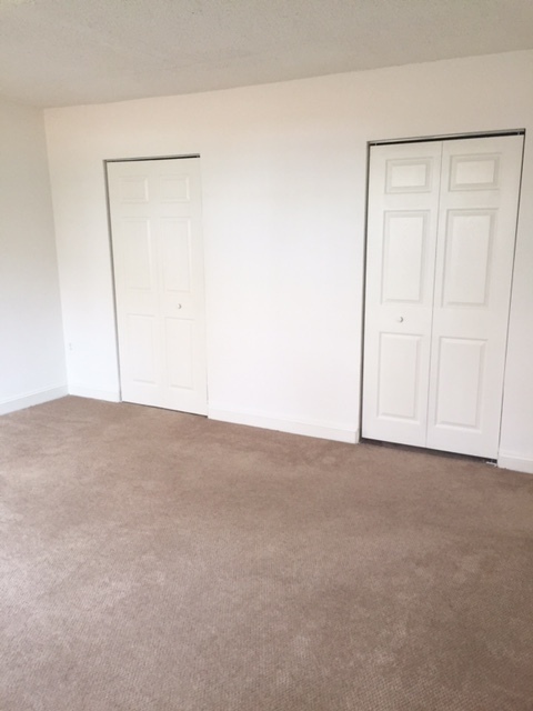 2 beds, 1 bath, 930 sqft, $1,380, Unit G007