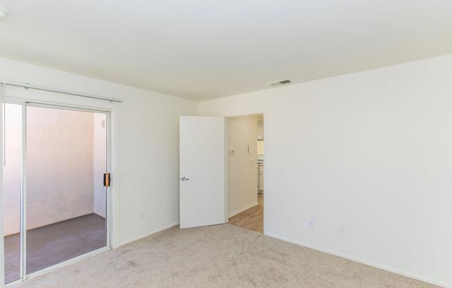 1 bed, 1 bath, 660 sqft, $2,470