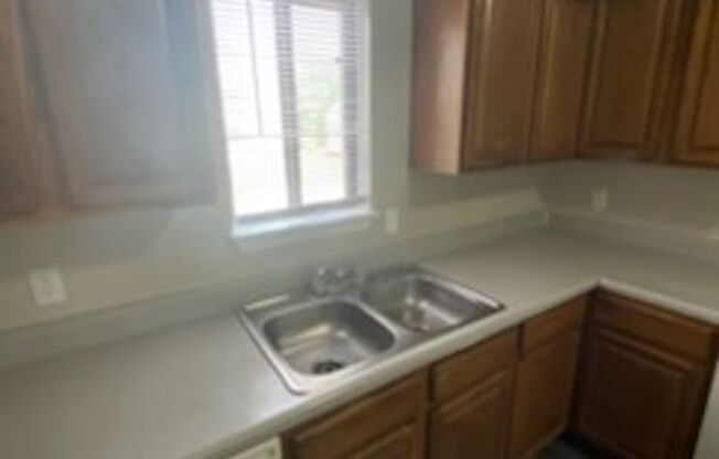 2 beds, 1 bath, 1,105 sqft, $875, Unit 2703-304