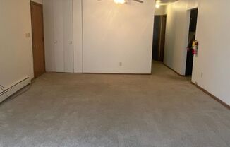3 beds, 1.5 baths, 1,204 sqft, $1,569, Unit 5210 04