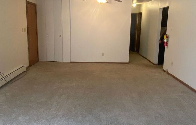 3 beds, 1.5 baths, 1,204 sqft, $1,569, Unit 5210 04