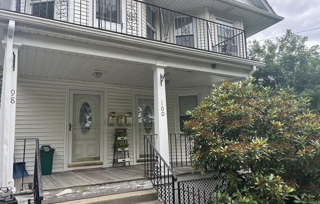 98 DEXTER AVE