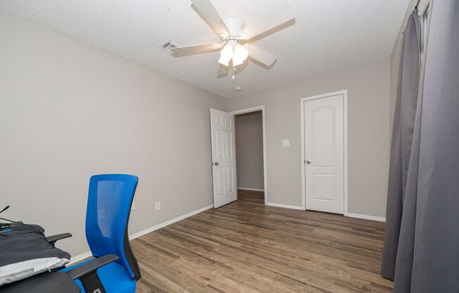 Spacious 2 Bed, 2 Bath Duplex with Huge Backyard – Aubrey ISD