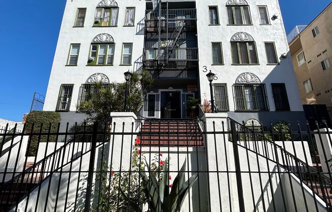 316 S. Berendo Street
