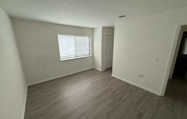 2 beds, 1.5 baths, $1,400, Unit UNIT D