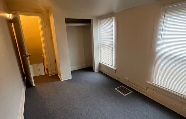 3 beds, 1 bath, $1,200