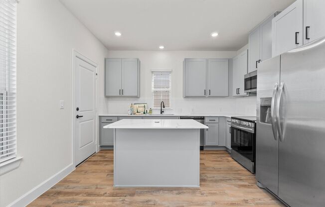 2 beds, 2 baths, 983 sqft, $2,250, Unit 1510