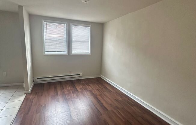 3 beds, 1 bath, $1,320