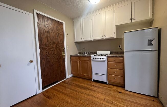 1 bed, 1 bath, 330 sqft, $888, Unit #3