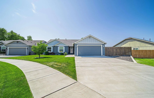 AVAILABLE SEPTEMBER 1ST! Luxury Kennewick Home for Lease – Elegant Living in a Peaceful Cul-de-Sac |