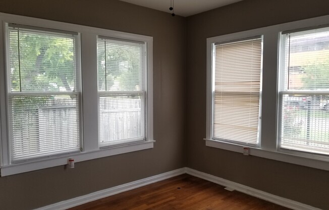 2 beds, 1 bath, 700 sqft, $925