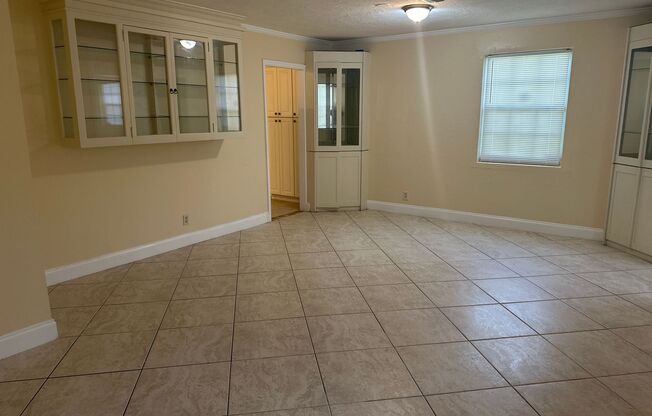 3/2 with a big patio and driveway