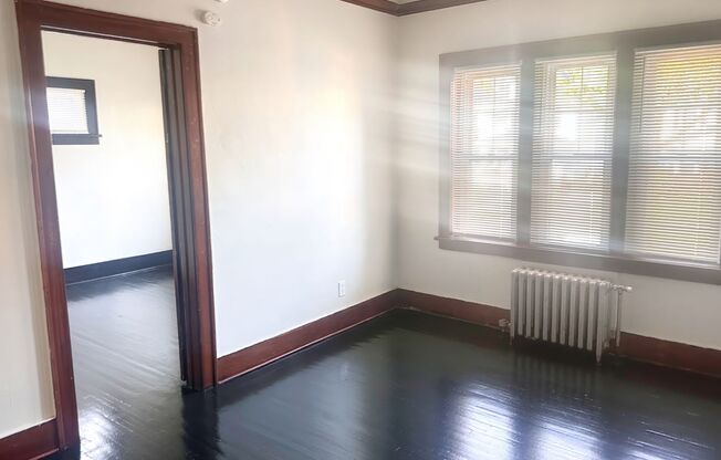 1 bed, 1 bath, $850, Unit 2