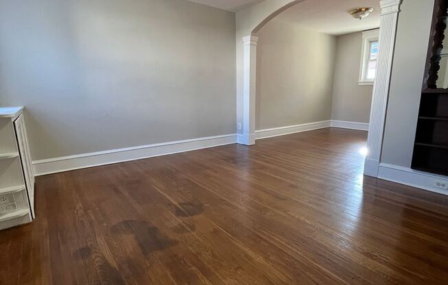 Beautiful 2 Bedroom, 1 Bath in Upper Darby Available 12/8/24