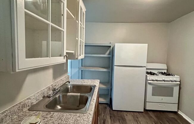 2 beds, 1 bath, $1,000