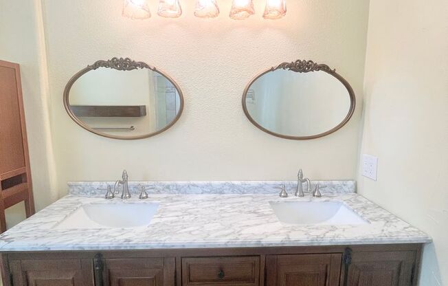 4 beds, 2.5 baths, $3,000