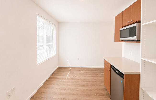 Studio, 1 bath, 176 sqft, $1,295, Unit 3219