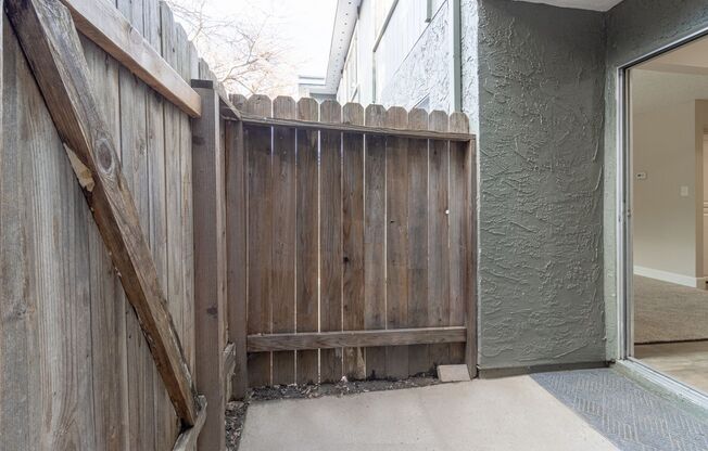 3 beds, 1.5 baths, 1,025 sqft, $2,275, Unit 490004