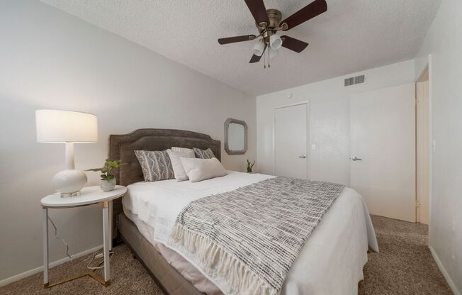2 beds, 1 bath, 670 sqft, $1,259, Unit 02-232