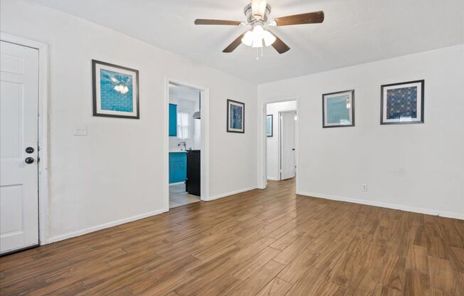 Cozy Duplex Unit with Fully Fenced Back Yard