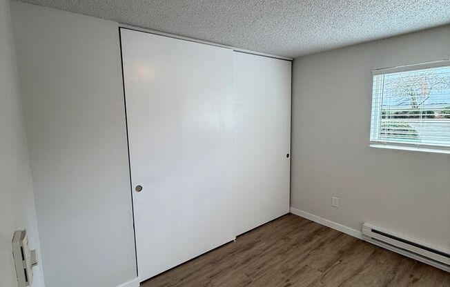 1 bed, 1 bath, 590 sqft, $1,395, Unit 924