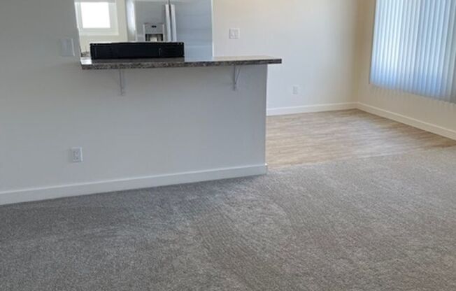 Spacious 2 Bedroom Unit in Huntington Beach