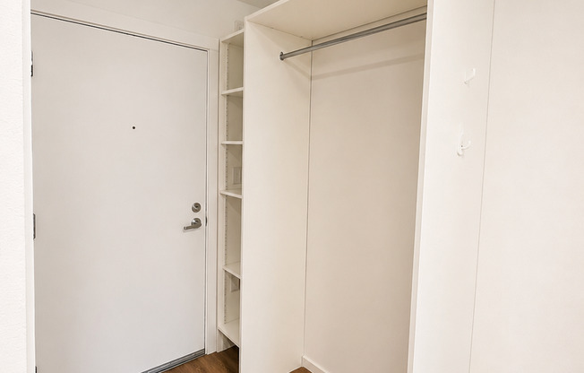 Studio, 1 bath, 175 sqft, $1,095, Unit 4301