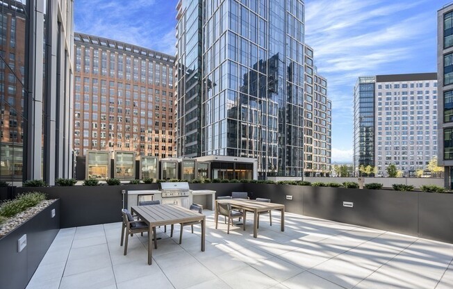 1 bed, 1 bath, 664 sqft, $4,800, Unit 908