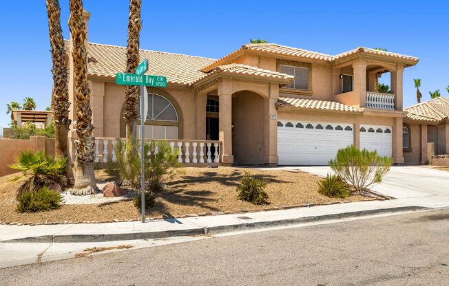 GORGEOUS SOUTHWEST LUXURY ON A CORNER LOT!