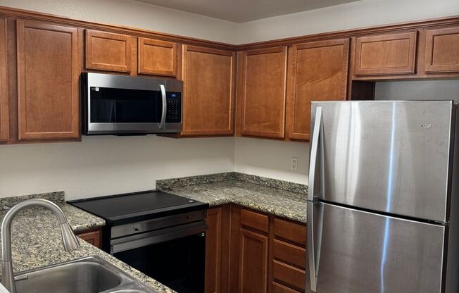 $400 off first months rent!! And 1 bed 1 ba available now!