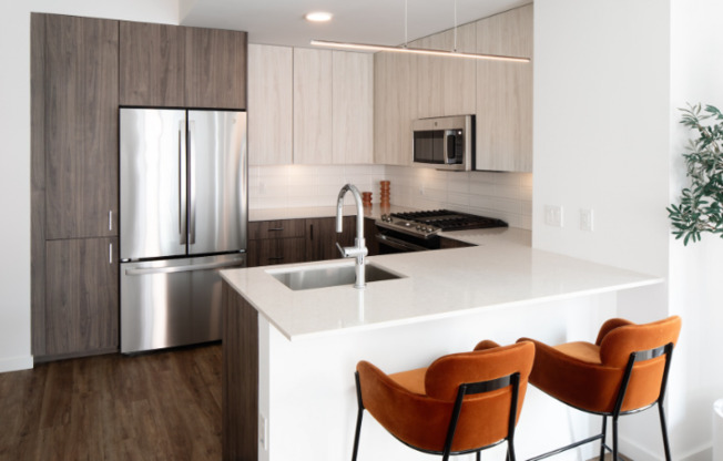 169 N ABERDEEN