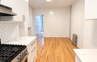 52 MACDOUGAL ST