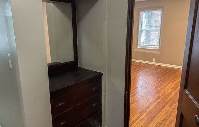 Studio, 1 bath, $600, Unit 531 S 18th St-203
