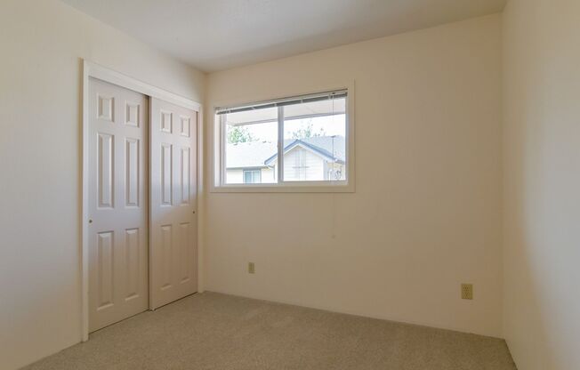 2 beds, 1 bath, $1,550, Unit 10