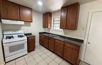 3 beds, 1 bath, $1,000