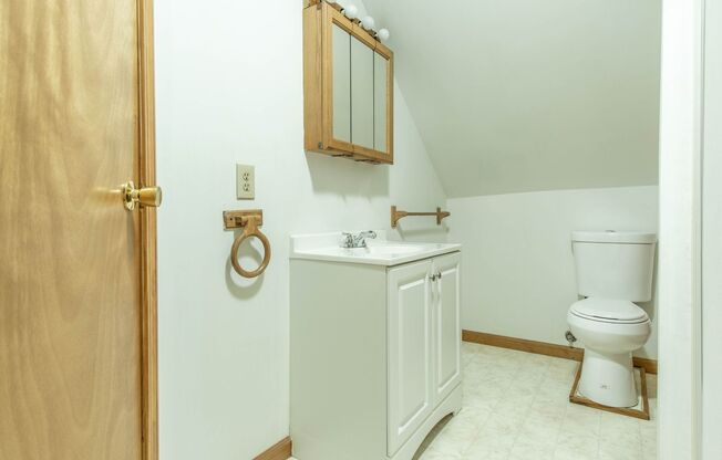 2 beds, 1 bath, $970, Unit Unit 4