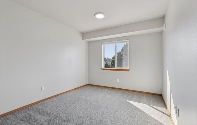 2 beds, 2 baths, 951 sqft, $1,795, Unit 901-2F